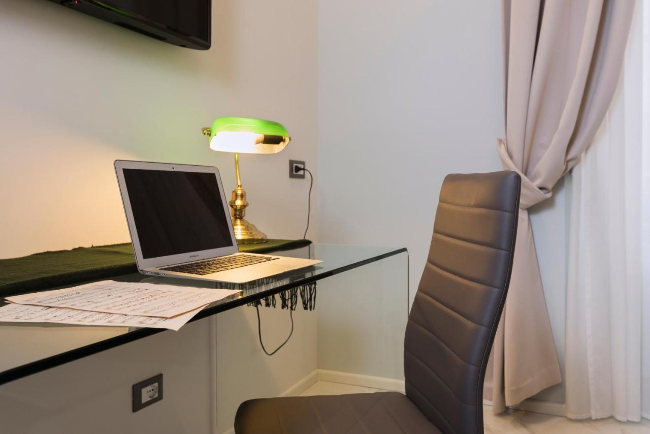 Cavour Suites Guest House Řím Exteriér fotografie